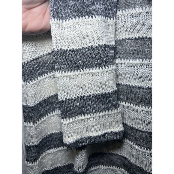 Maurice’s Women Long Sleeve Crochet Striped Sweater White/Gray Size Medium NWOT - Picture 4 of 7